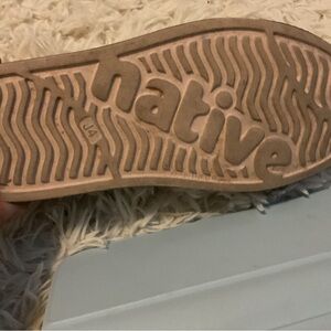 Pink mountain print natives